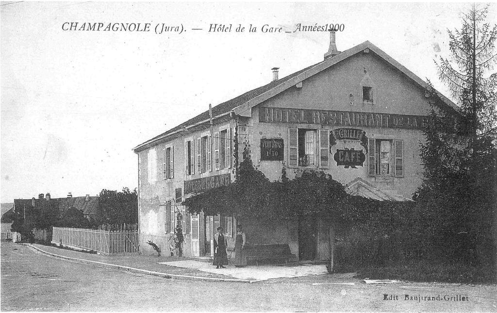Cafe Hotel De La Gare Champagnole Exteriör bild