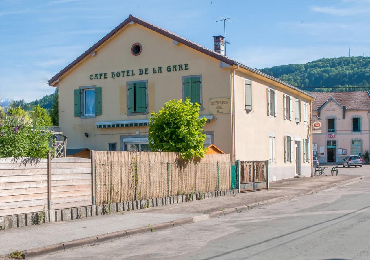 Cafe Hotel De La Gare Champagnole Exteriör bild